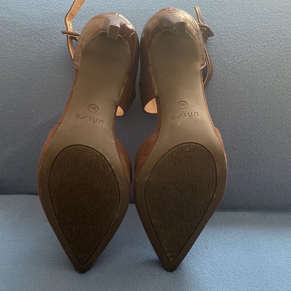 New very classic and elegant shoes with 4” heels by Unisa size 9 - Picture 5 of 16